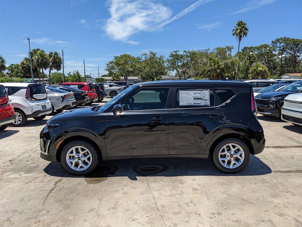 new 2025 Kia Soul car, priced at $22,605