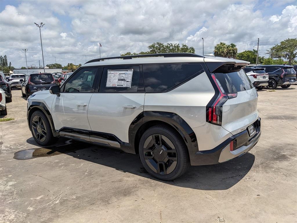new 2026 Kia EV9 car, priced at $68,115