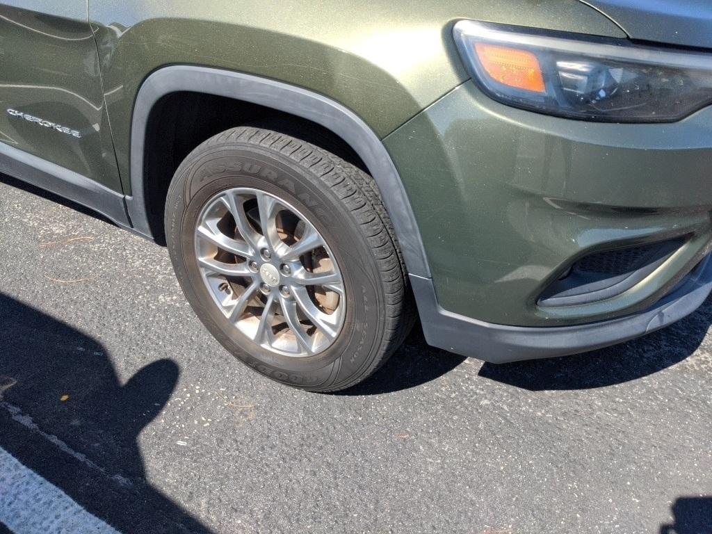 used 2019 Jeep Cherokee car, priced at $11,381
