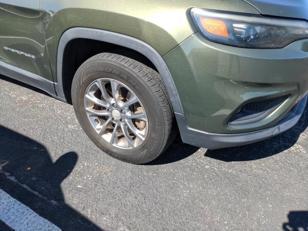 used 2019 Jeep Cherokee car, priced at $11,381