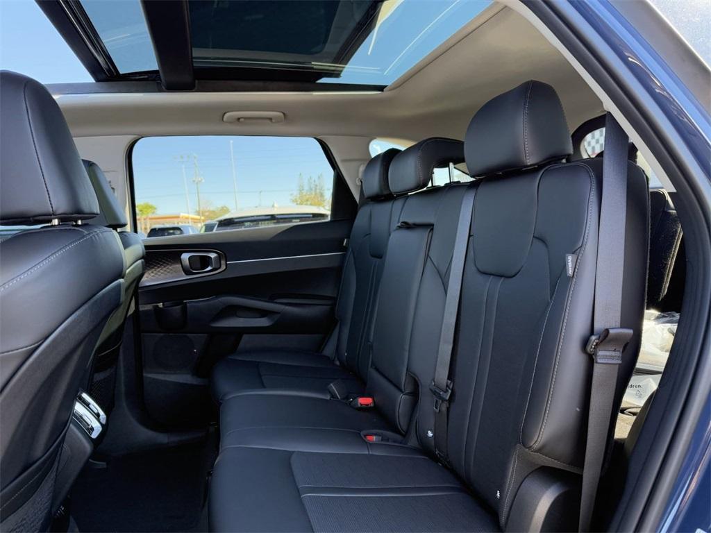 new 2025 Kia Sorento car, priced at $38,195