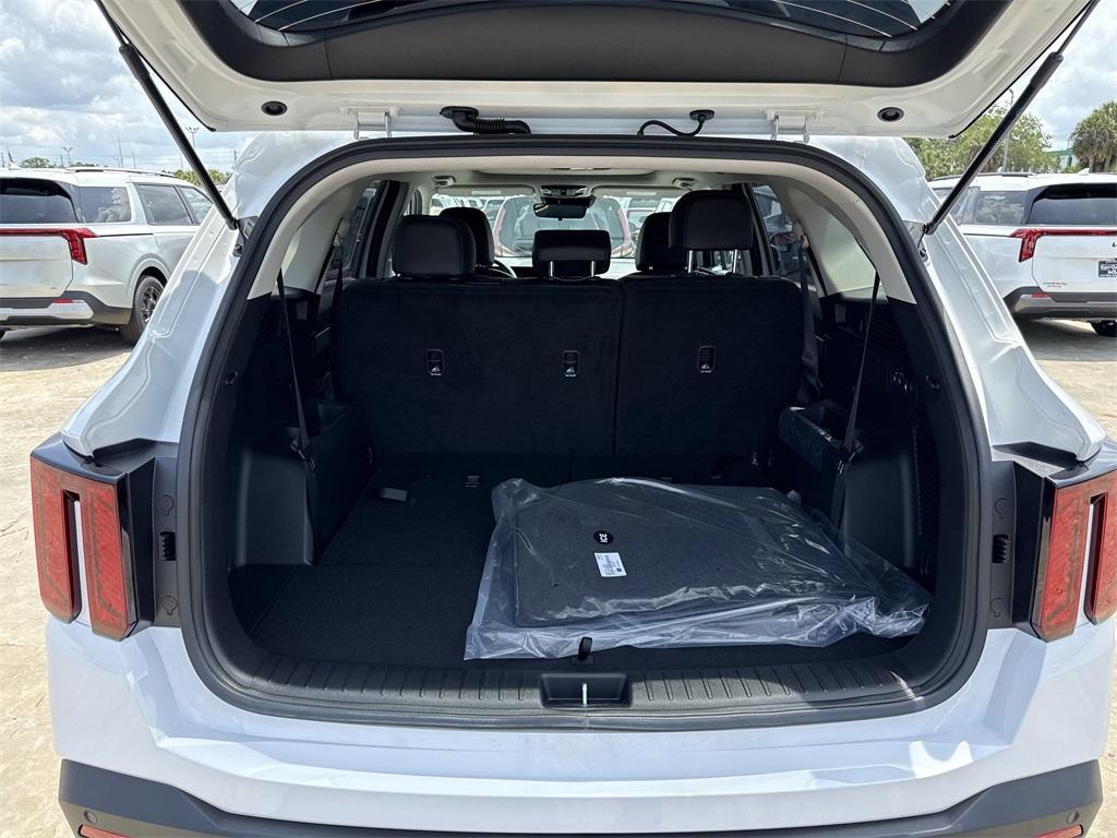 new 2025 Kia Sorento car, priced at $36,825