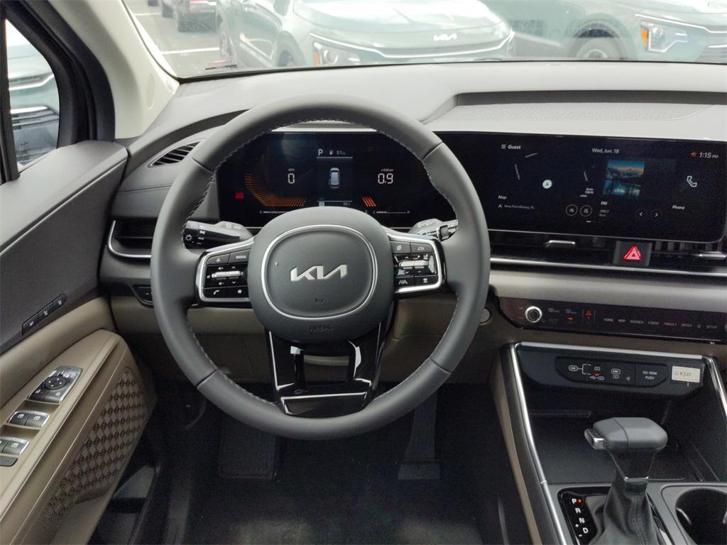 new 2025 Kia Carnival car, priced at $43,005
