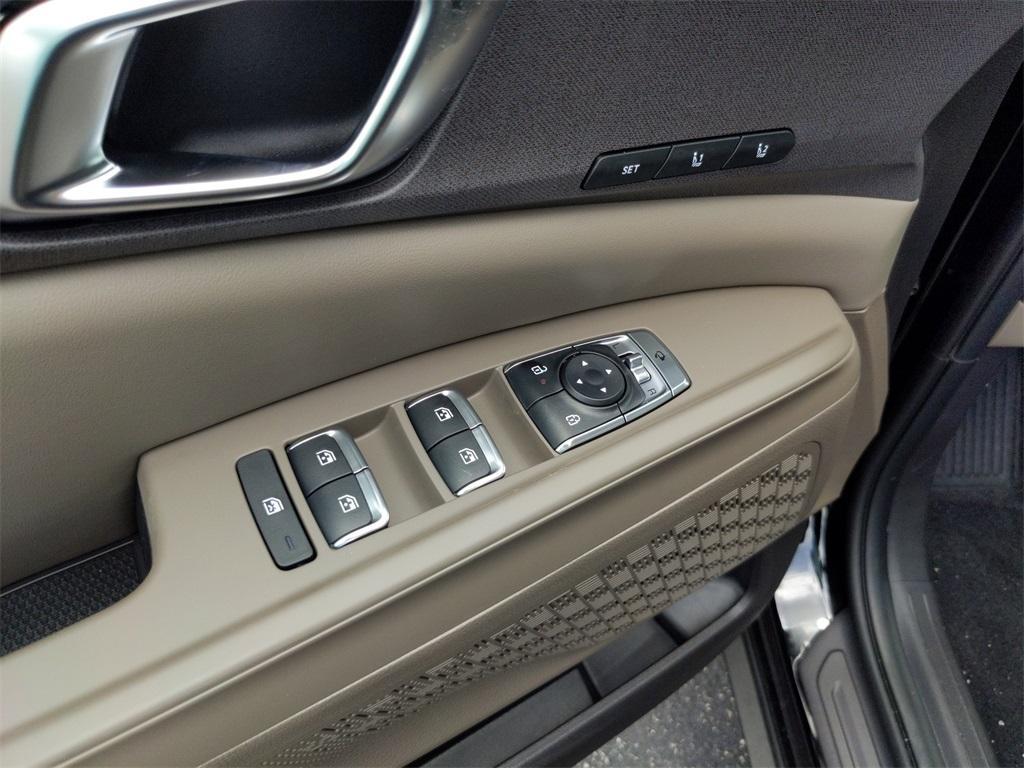 new 2025 Kia Carnival car, priced at $43,005