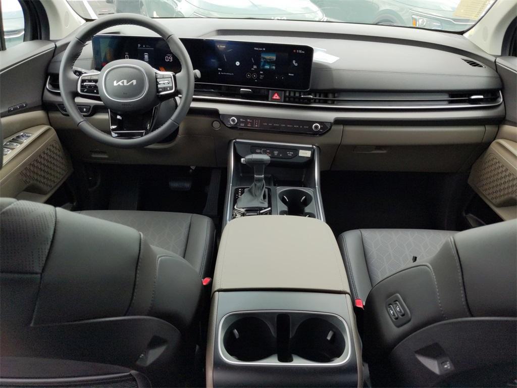 new 2025 Kia Carnival car, priced at $43,005