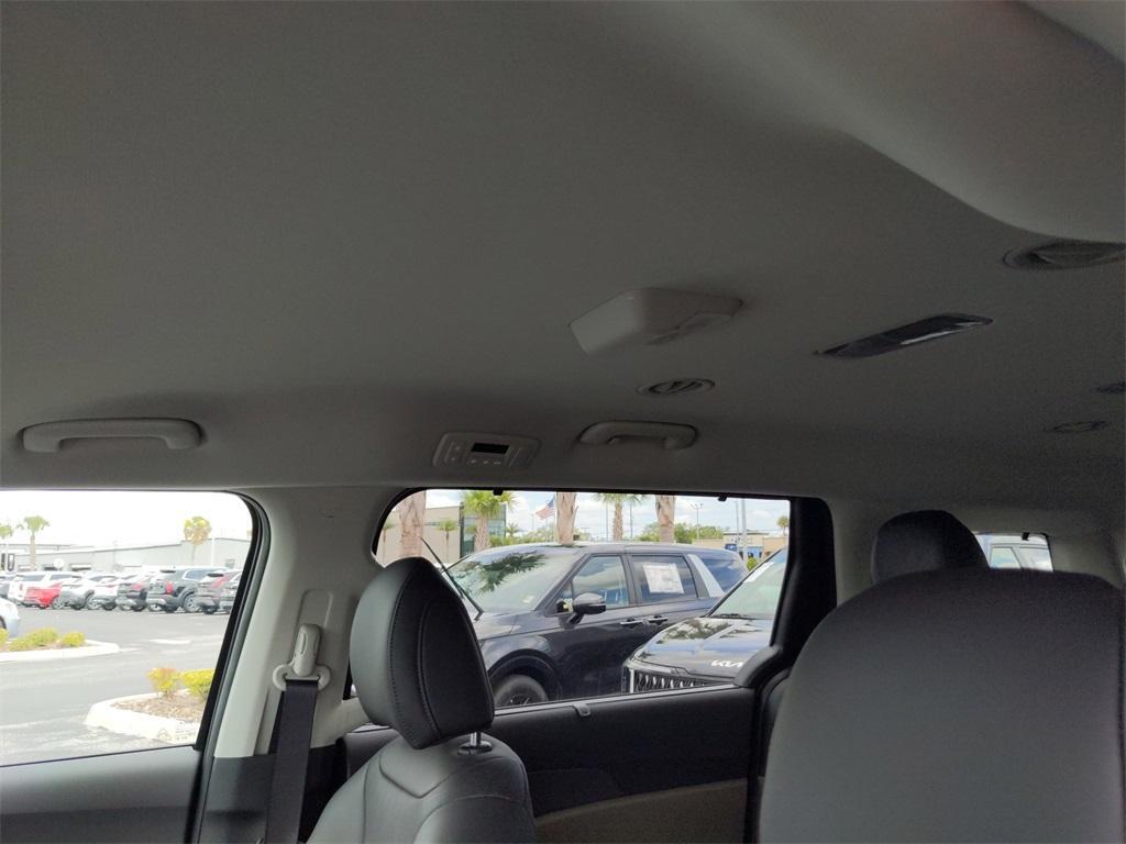 new 2025 Kia Carnival car, priced at $43,005