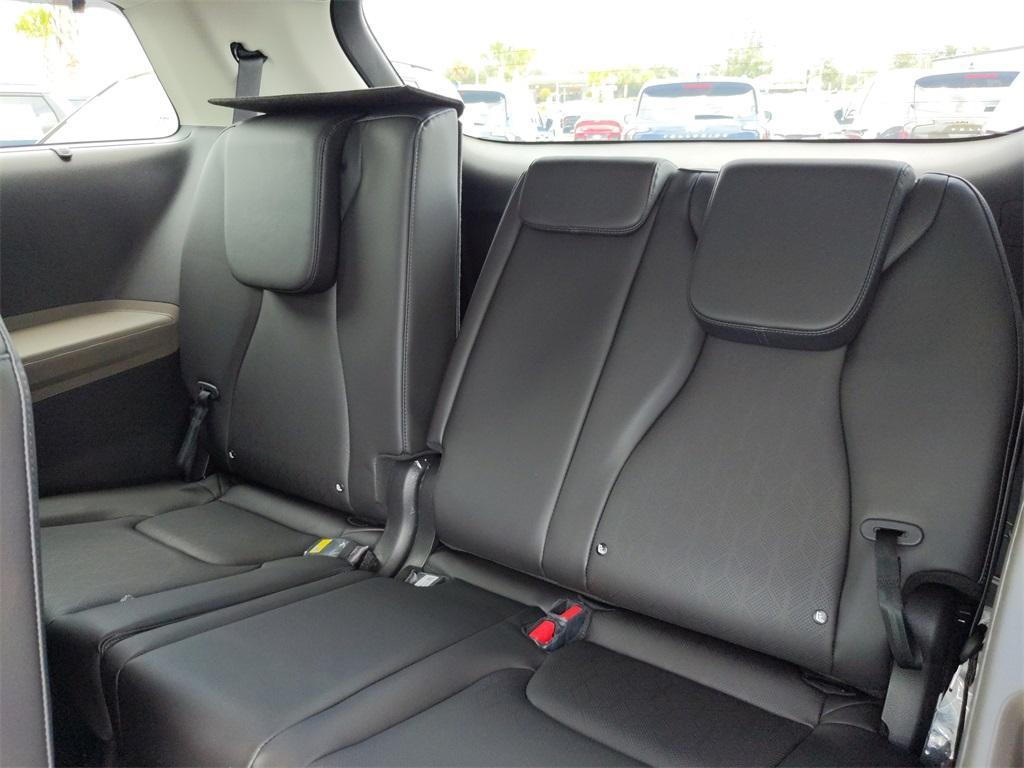 new 2025 Kia Carnival car, priced at $43,005