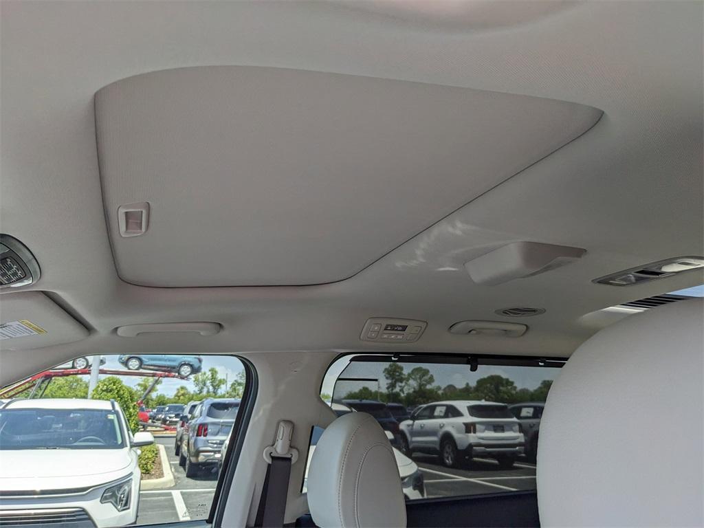 new 2026 Kia Carnival car, priced at $55,285
