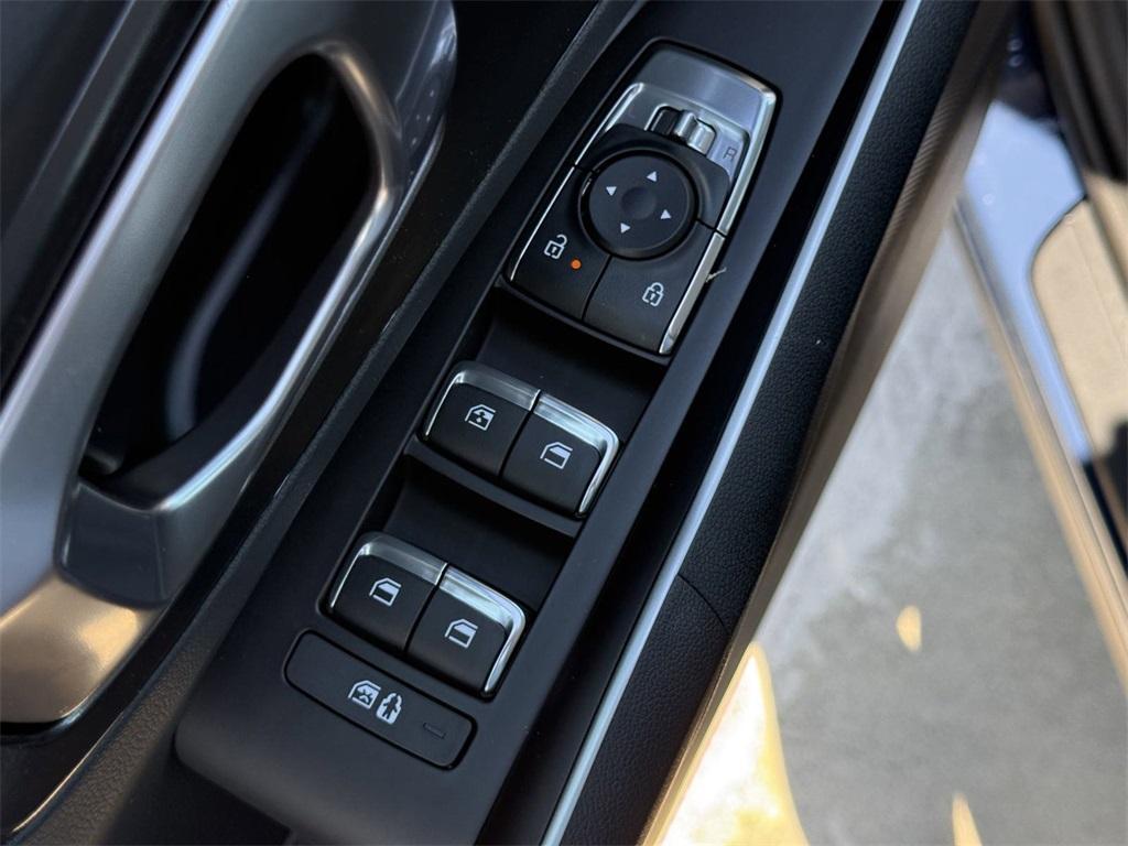 new 2025 Kia Sorento car, priced at $35,025