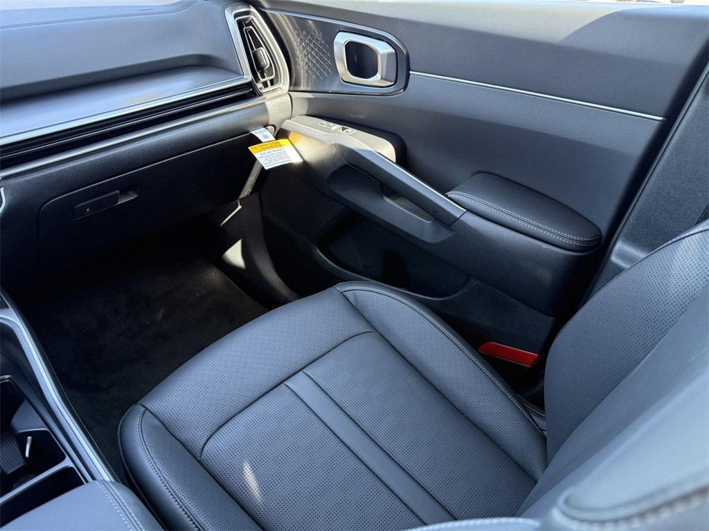 new 2025 Kia Sorento car, priced at $35,025