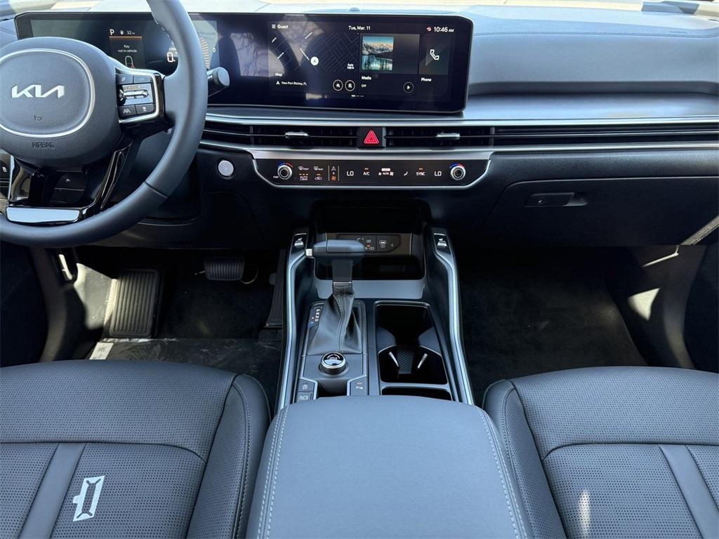new 2025 Kia Sorento car, priced at $35,025