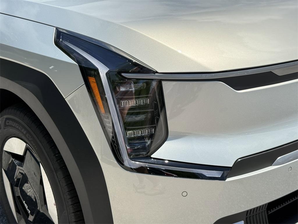 new 2026 Kia EV9 car, priced at $44,918