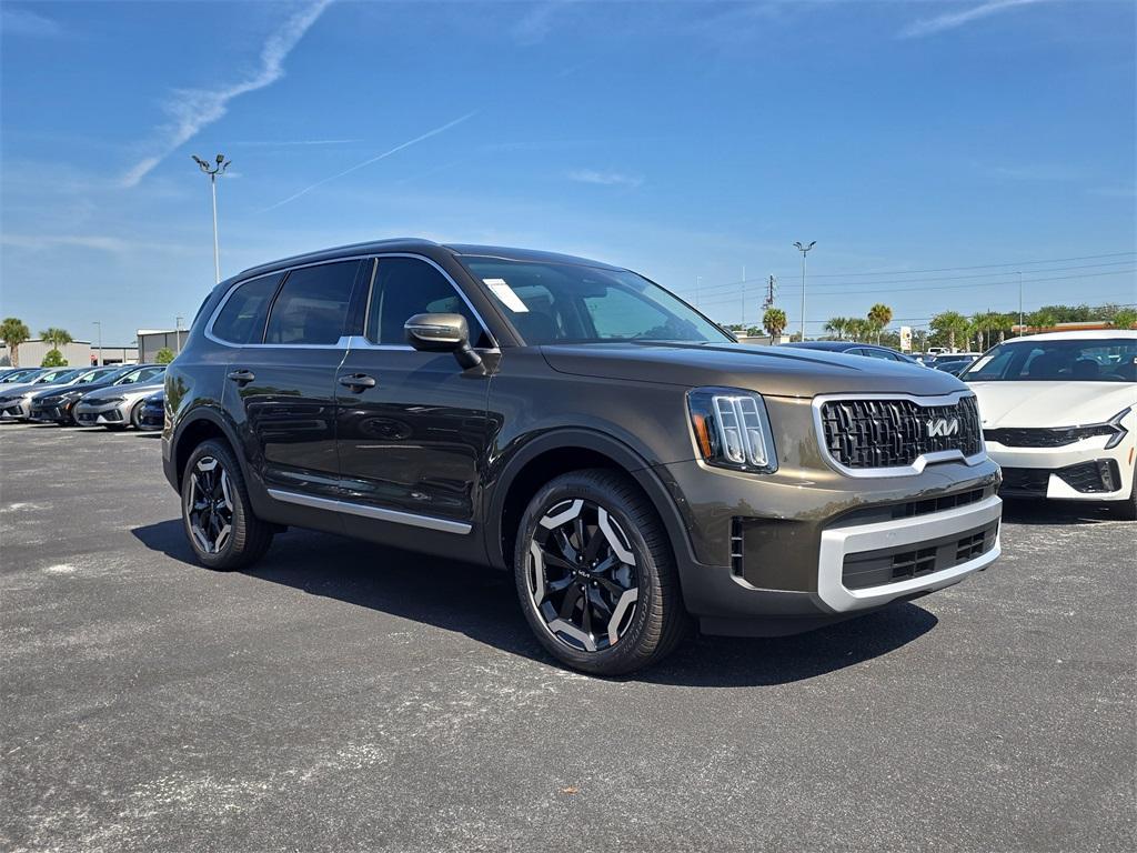 new 2025 Kia Telluride car, priced at $43,120