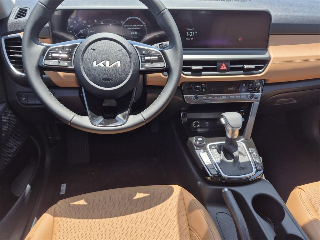 new 2025 Kia Seltos car, priced at $27,325