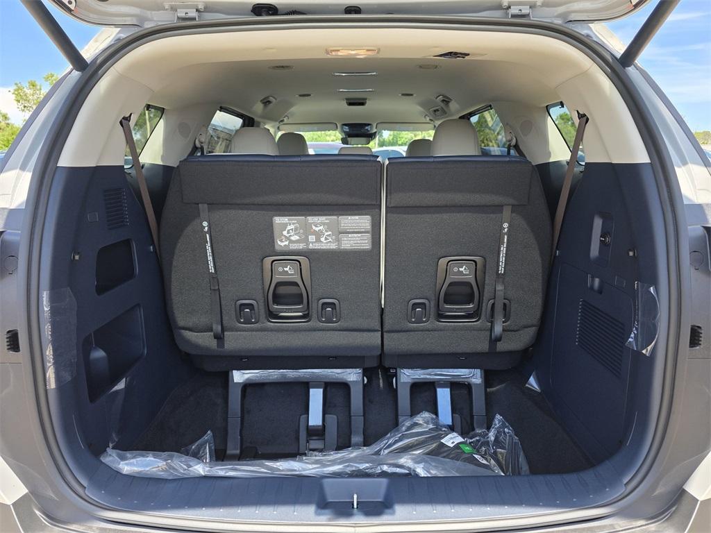 new 2026 Kia Carnival Hybrid car, priced at $45,370