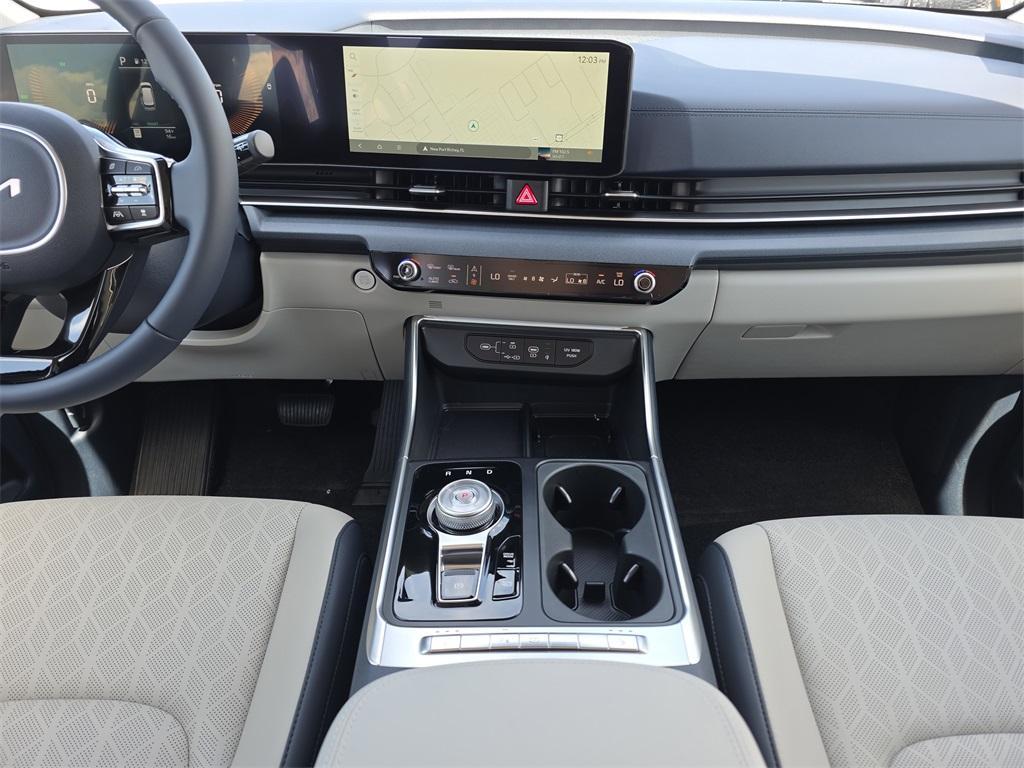 new 2026 Kia Carnival Hybrid car, priced at $45,370