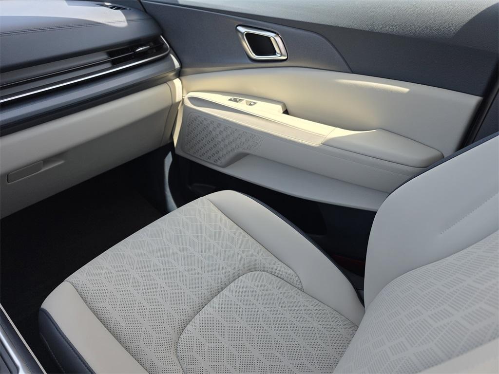 new 2026 Kia Carnival Hybrid car, priced at $45,370