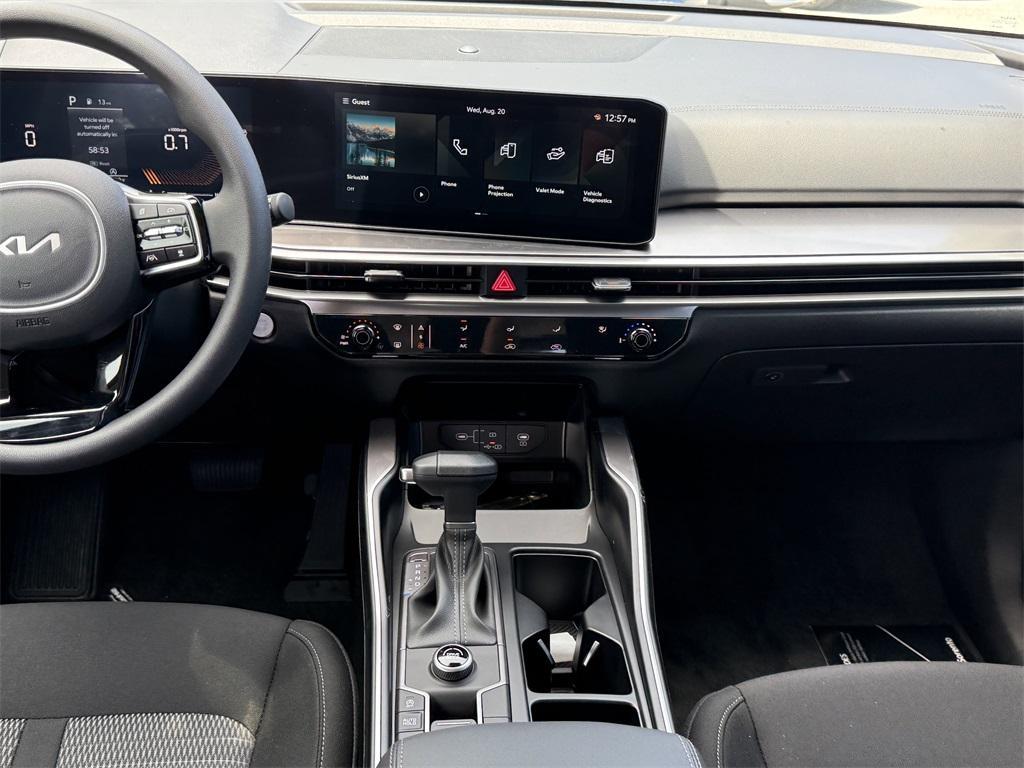 new 2025 Kia Sorento car, priced at $28,281