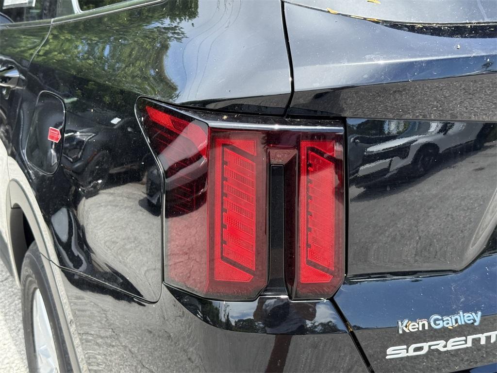 new 2025 Kia Sorento car, priced at $28,281