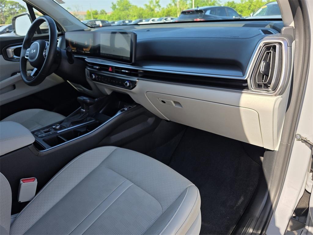 used 2025 Kia Sorento car, priced at $31,402
