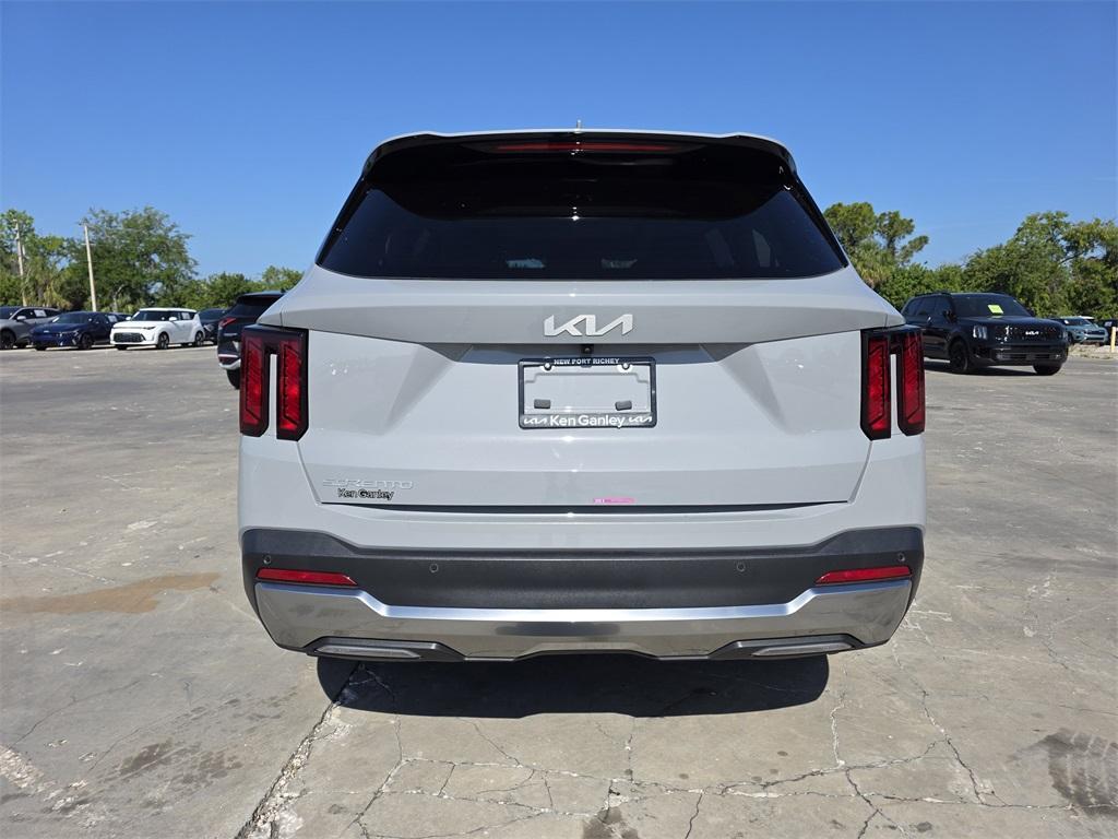 used 2025 Kia Sorento car, priced at $31,402