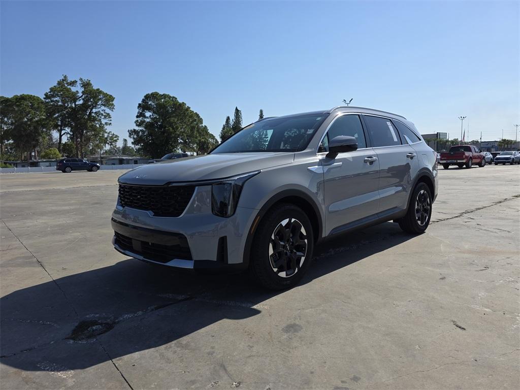 used 2025 Kia Sorento car, priced at $31,402