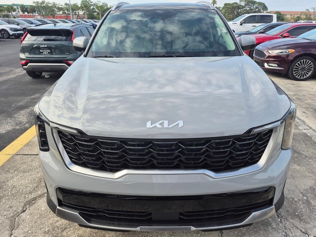 used 2025 Kia Sorento car, priced at $33,291