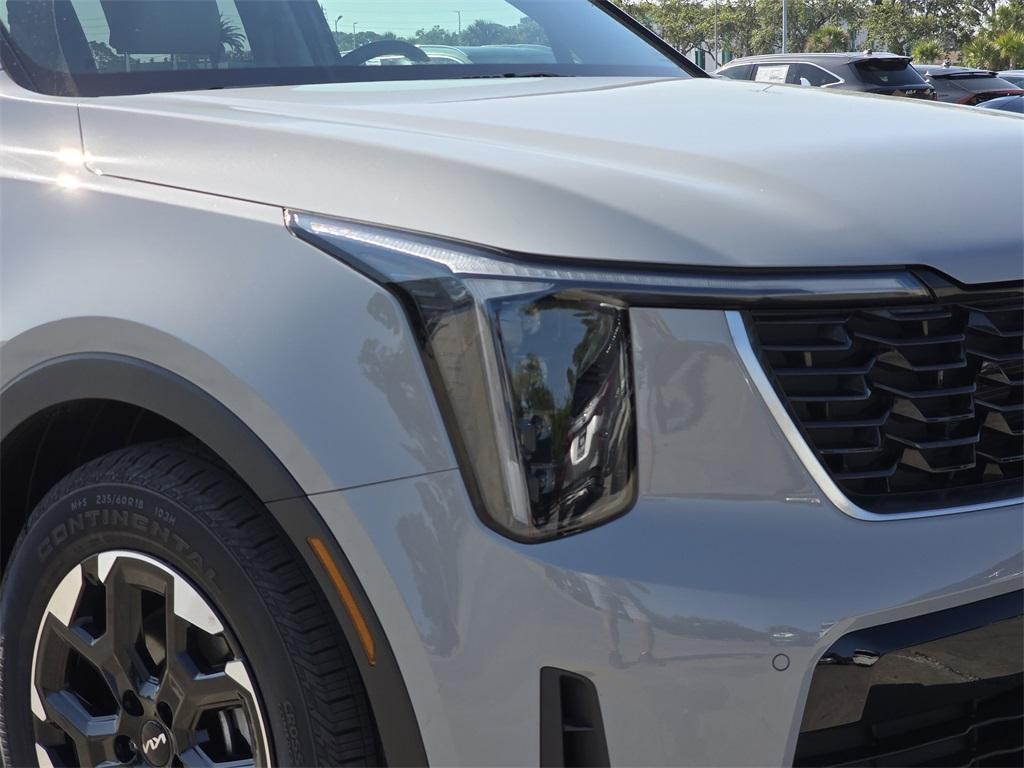 used 2025 Kia Sorento car, priced at $31,402