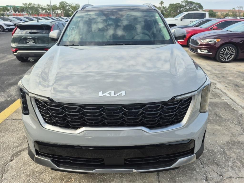 used 2025 Kia Sorento car, priced at $33,291