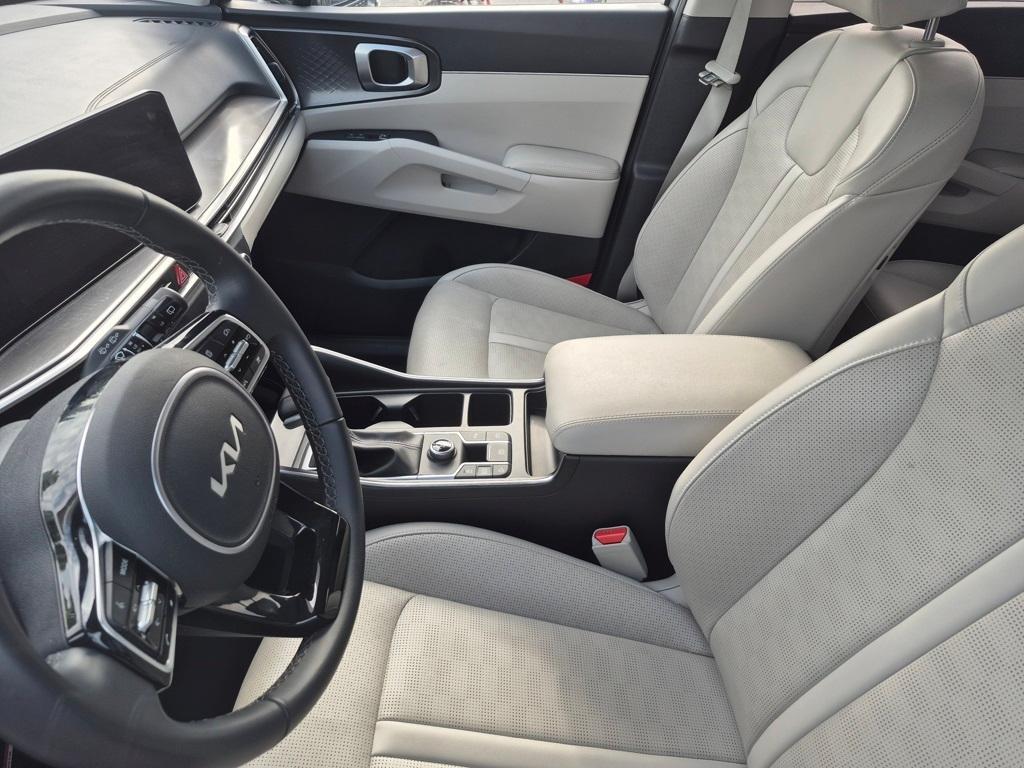 used 2025 Kia Sorento car, priced at $33,291