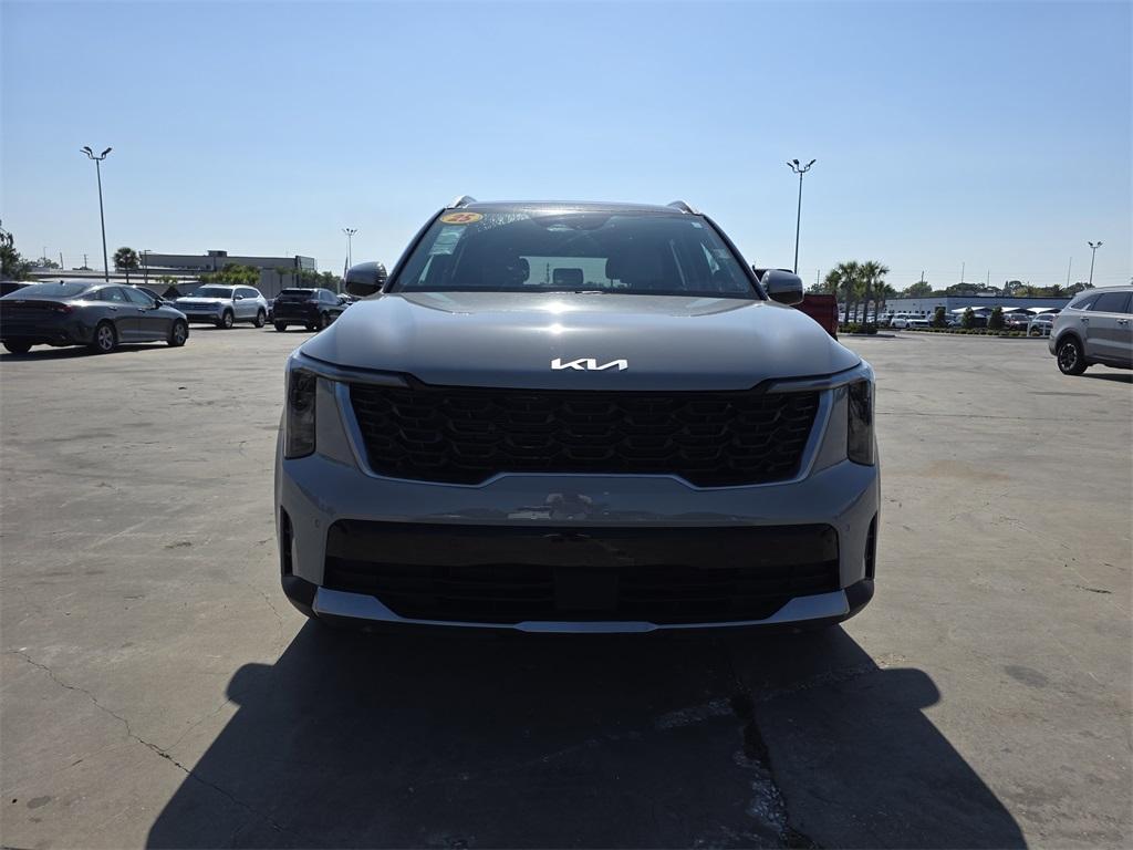 used 2025 Kia Sorento car, priced at $31,402