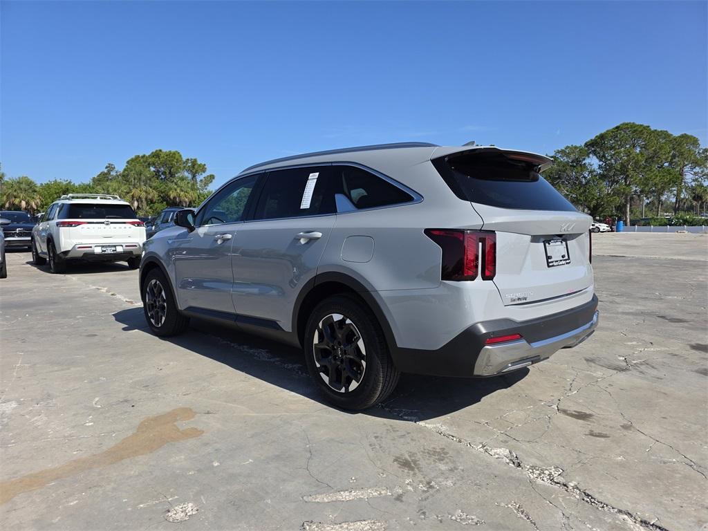 used 2025 Kia Sorento car, priced at $31,402
