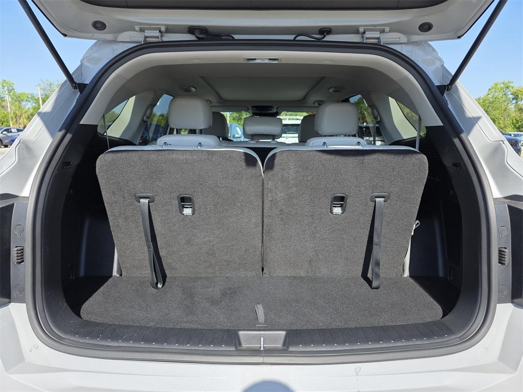 used 2025 Kia Sorento car, priced at $31,402