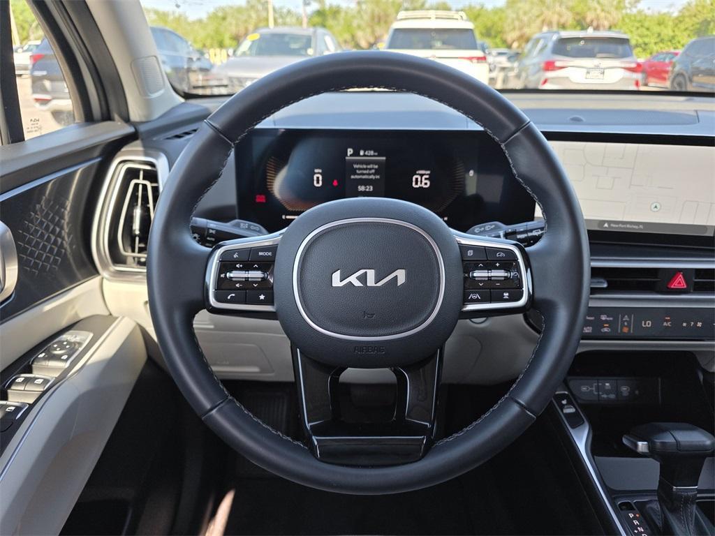 used 2025 Kia Sorento car, priced at $31,402