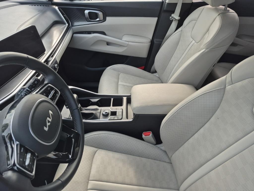 used 2025 Kia Sorento car, priced at $33,291