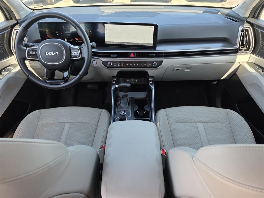 used 2025 Kia Sorento car, priced at $31,402