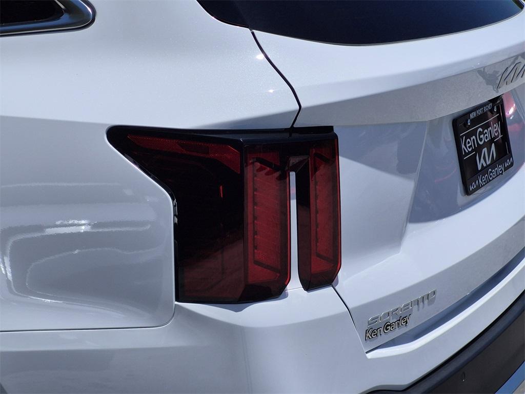 new 2025 Kia Sorento car, priced at $37,725