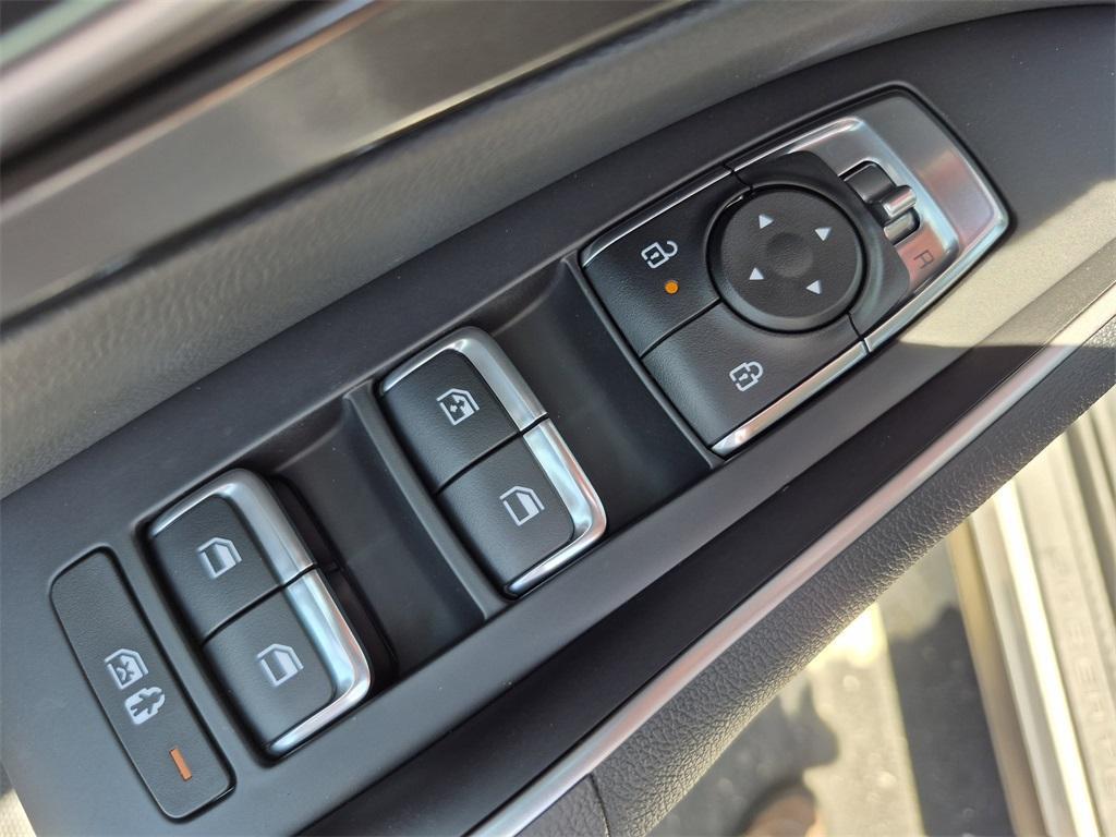 new 2025 Kia Sorento car, priced at $37,725