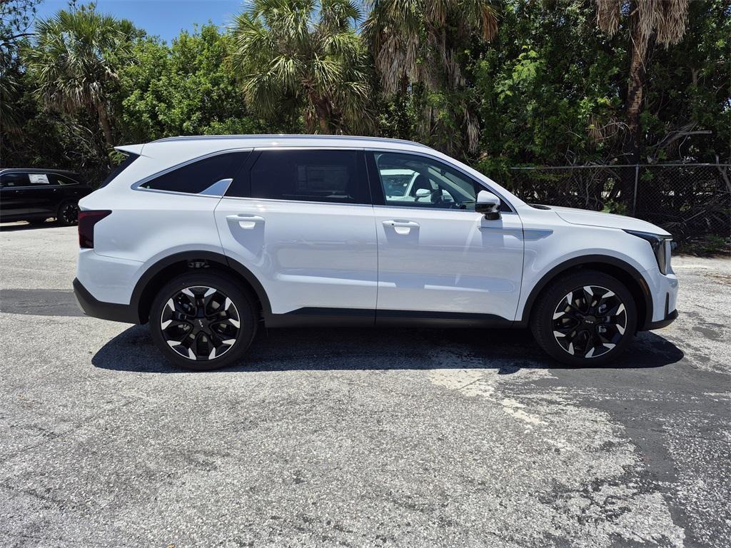 new 2025 Kia Sorento car, priced at $37,725