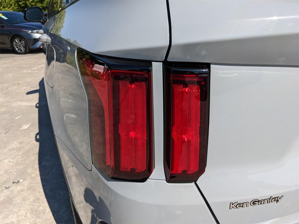 used 2022 Kia Sorento car, priced at $26,502