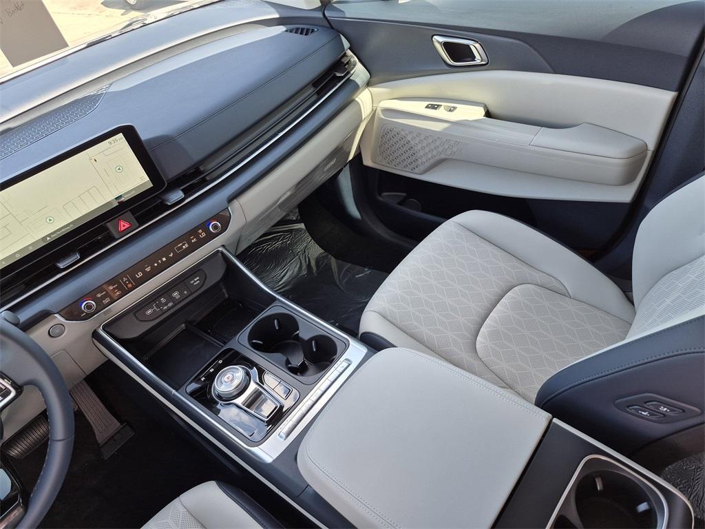 new 2025 Kia Carnival Hybrid car, priced at $44,225