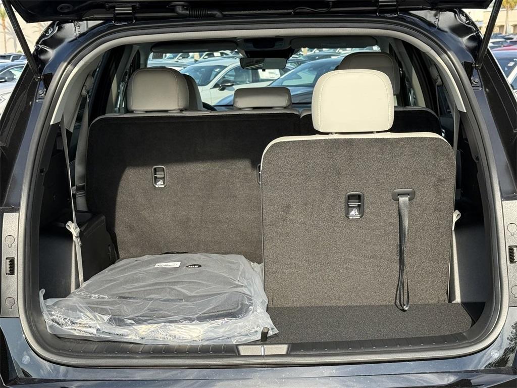 new 2025 Kia Sorento car, priced at $35,830