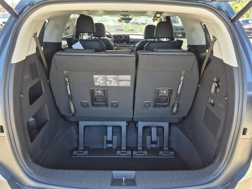 new 2025 Kia Carnival Hybrid car, priced at $49,095