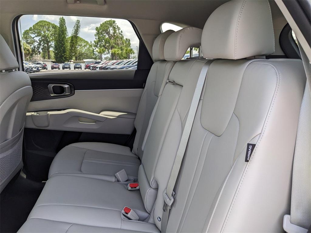 new 2025 Kia Sorento car, priced at $31,902