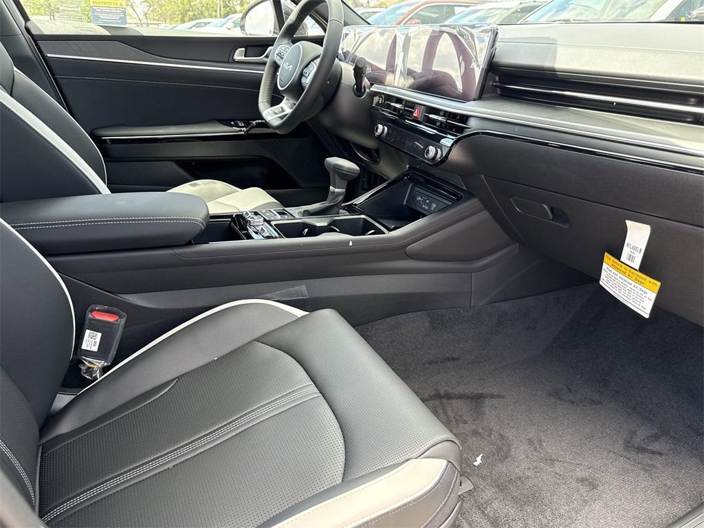 new 2025 Kia K5 car, priced at $28,995
