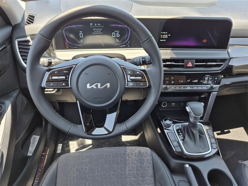 new 2025 Kia Seltos car, priced at $25,905