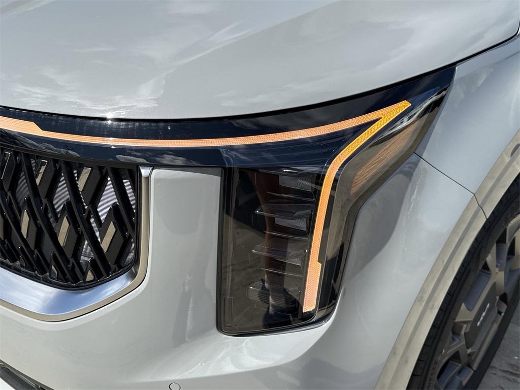 new 2025 Kia Carnival Hybrid car, priced at $44,195