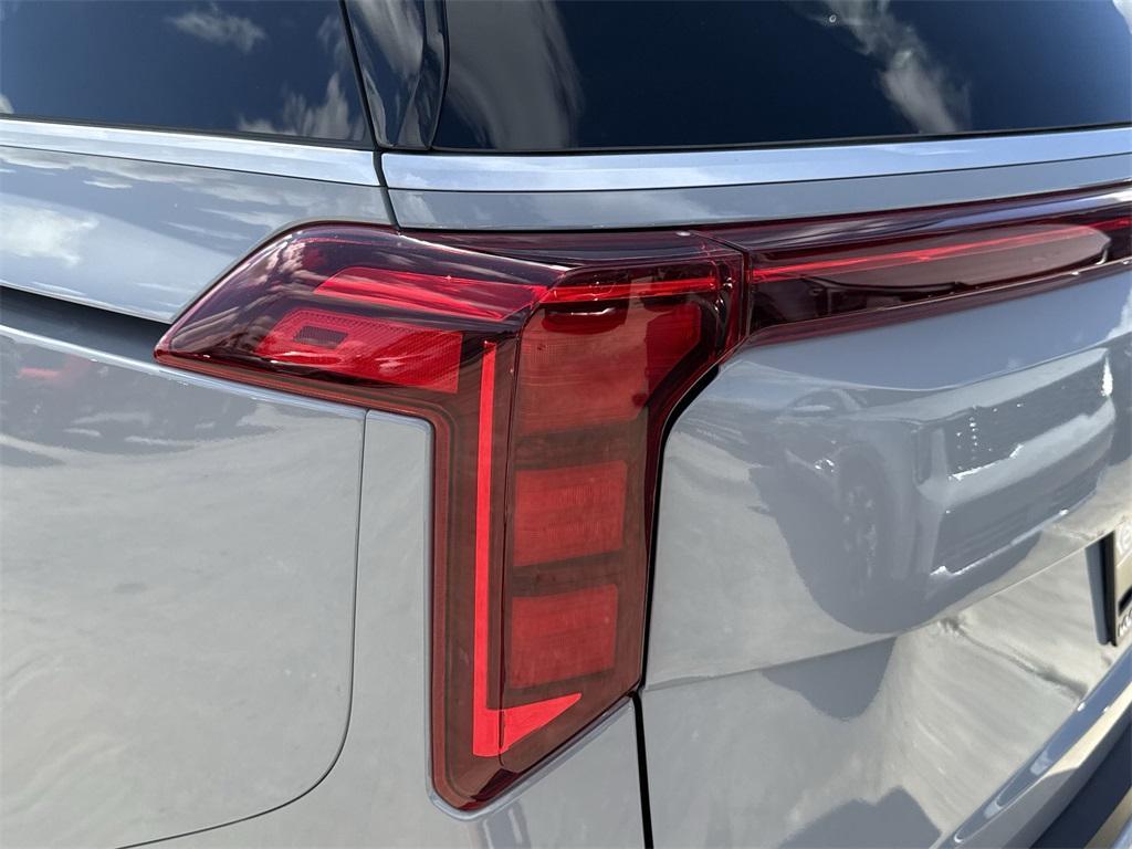 new 2025 Kia Carnival Hybrid car, priced at $44,195