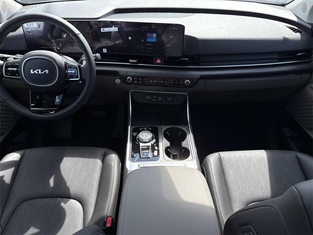 new 2025 Kia Carnival Hybrid car, priced at $44,195