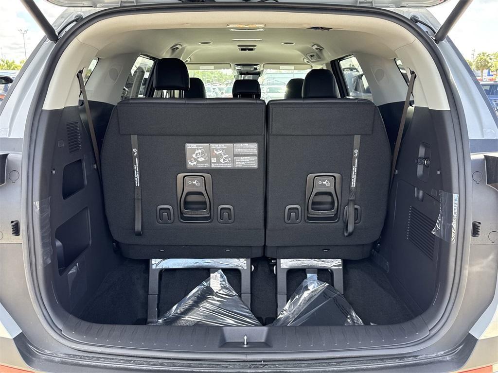 new 2025 Kia Carnival Hybrid car, priced at $44,195